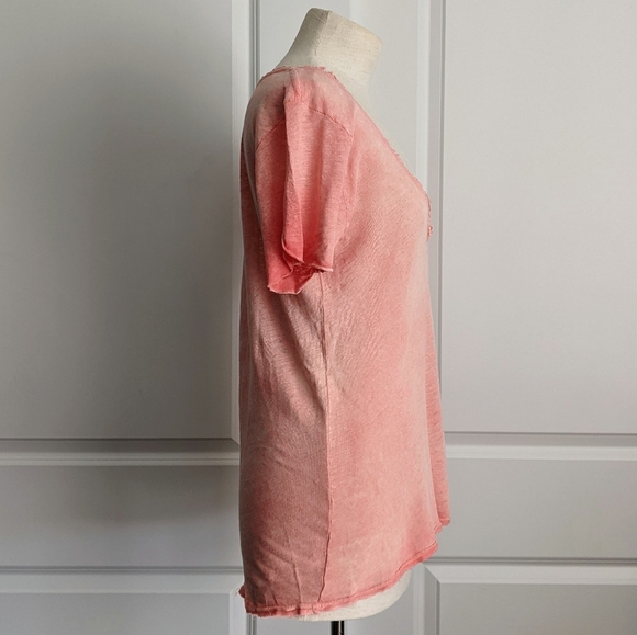Free People Tee Deep V-Neck Lace Trim Distressed Short Sleeve Coral S NWT - Picture 6 of 13